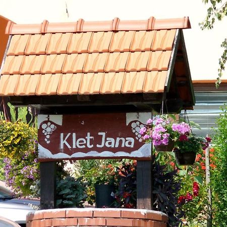 Klet Jana Jastrebarsko Exterior photo