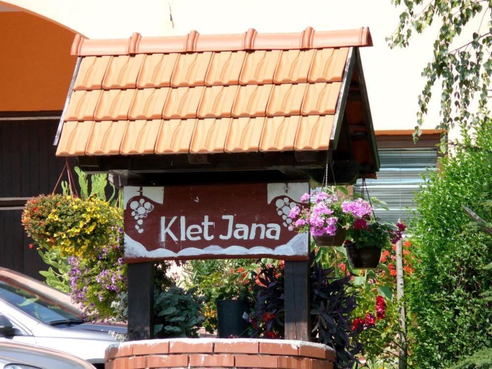 Klet Jana Jastrebarsko Exterior photo